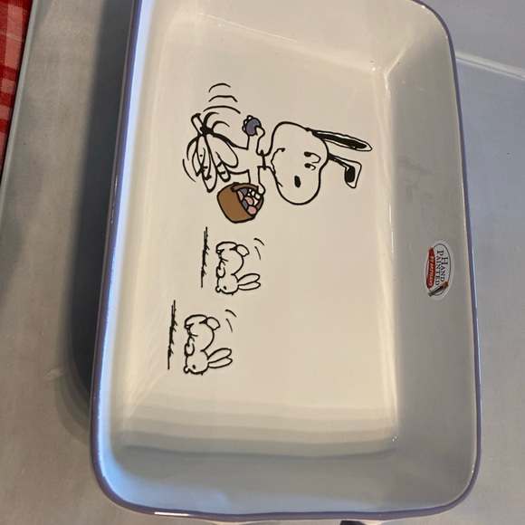 Snoopy Cartoon Baking Dish with Handles - Picture 2 of 5